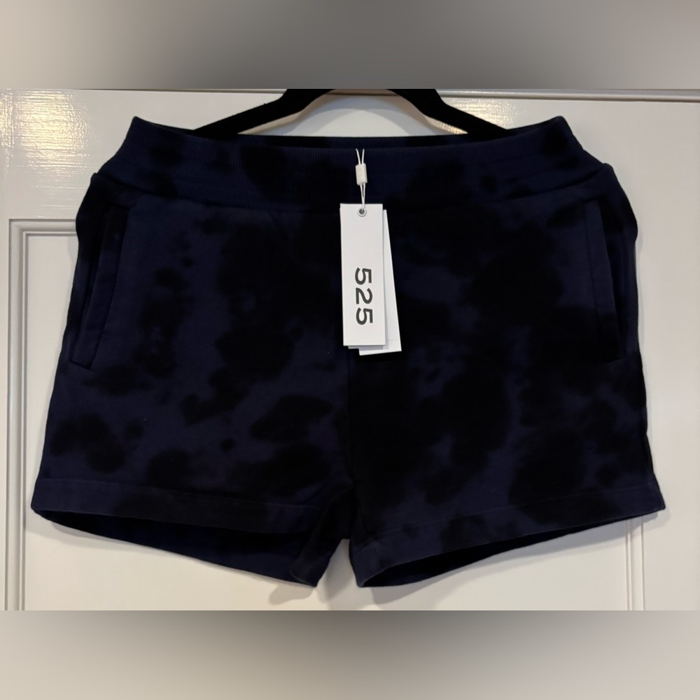 525‎ America Women's Black Tie-Dye Shorts